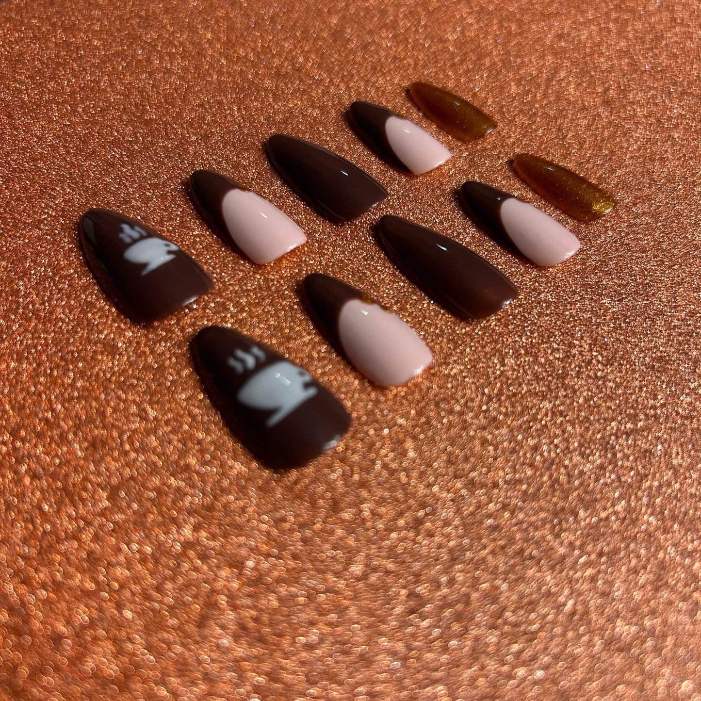 Press-on Nails – Gold Coffee