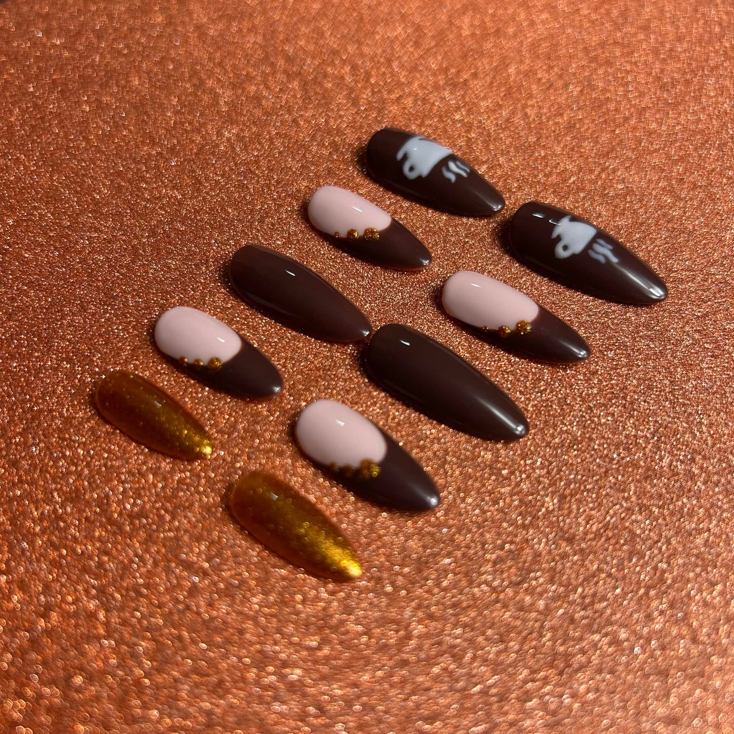 Press-on Nails – Gold Coffee