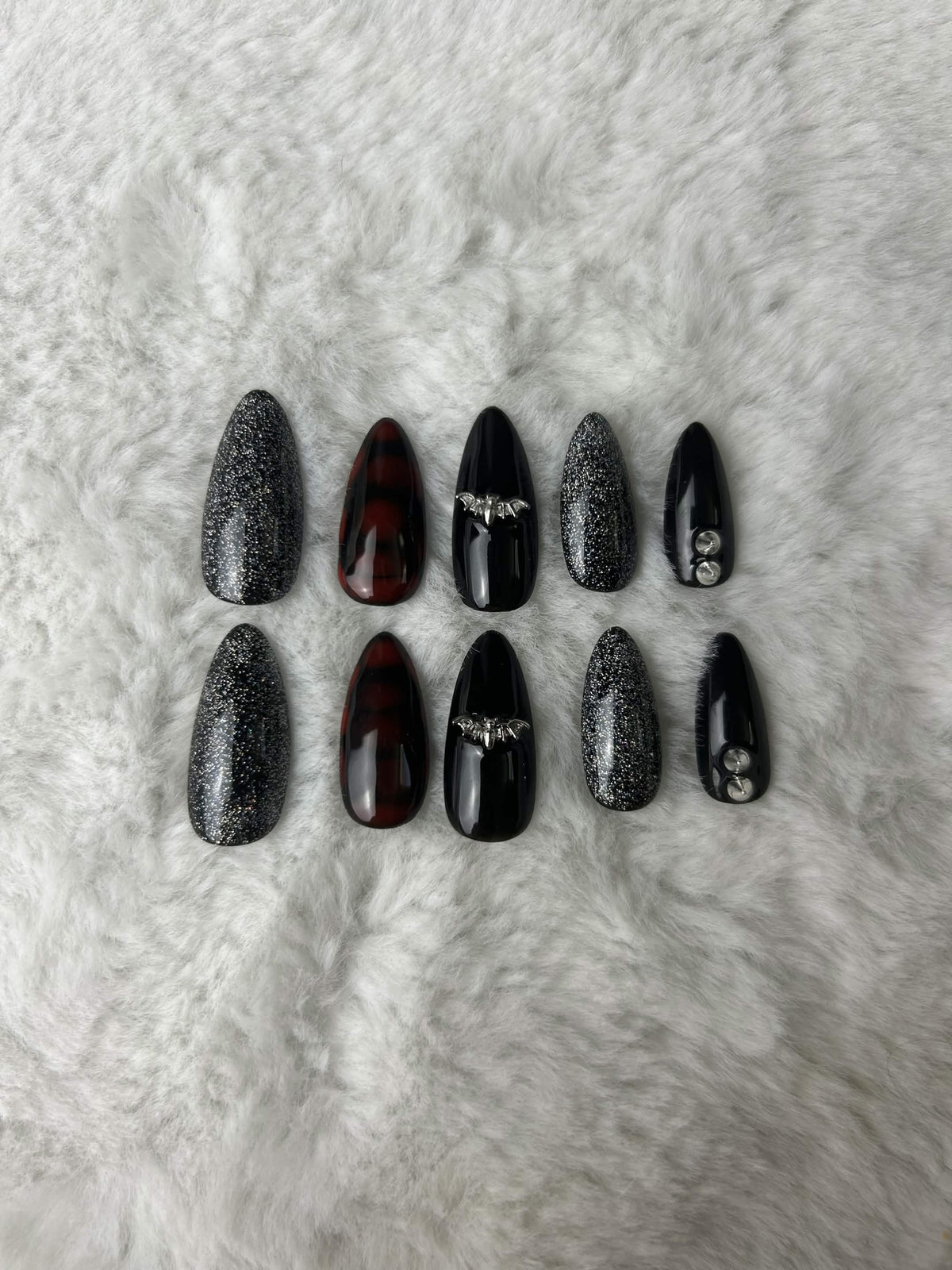 Faux ongles press-on style alternatif – Ozzy's Girl Moonails Creations