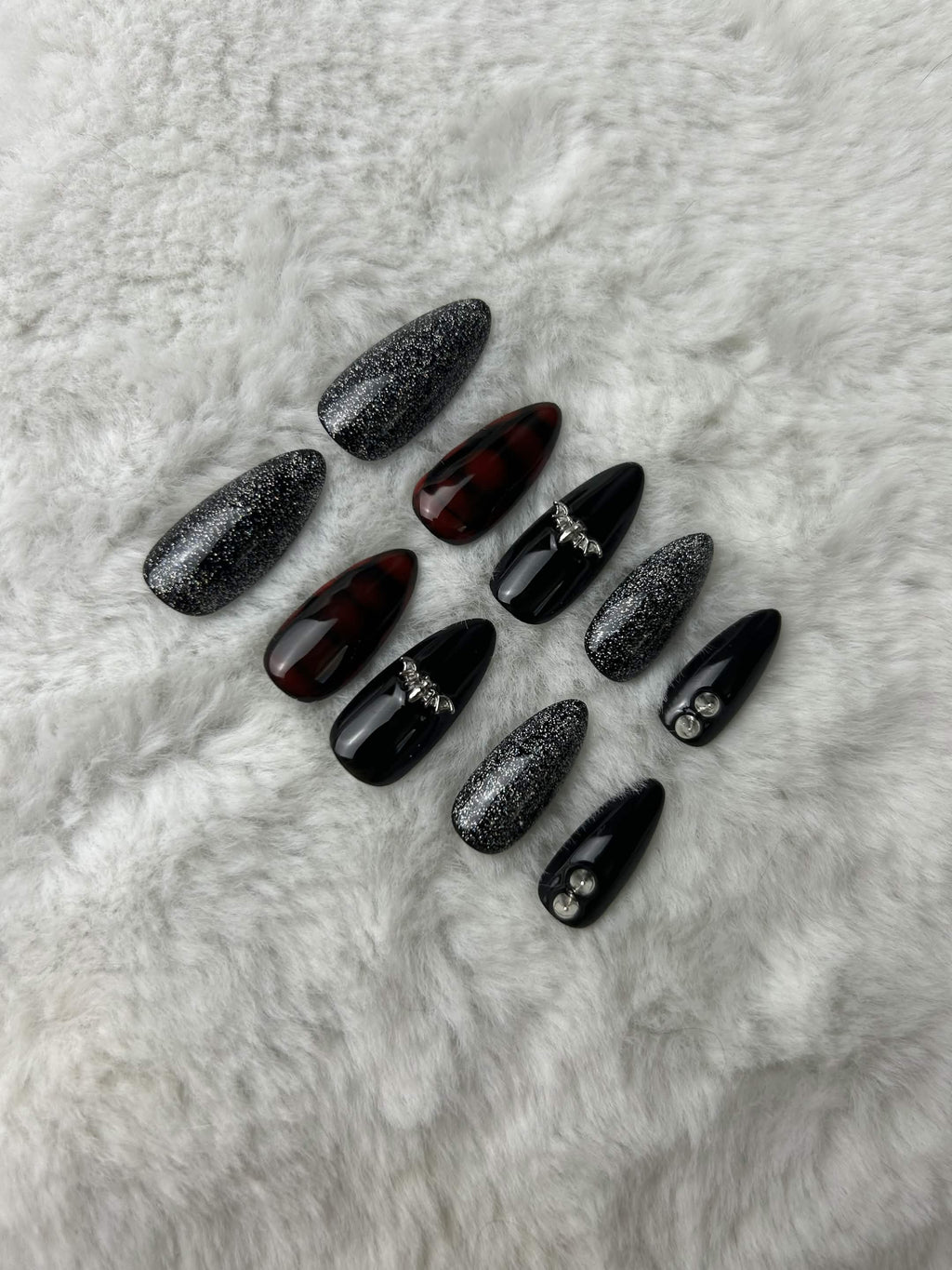 Faux ongles press-on style alternatif – Ozzy's Girl Moonails Creations