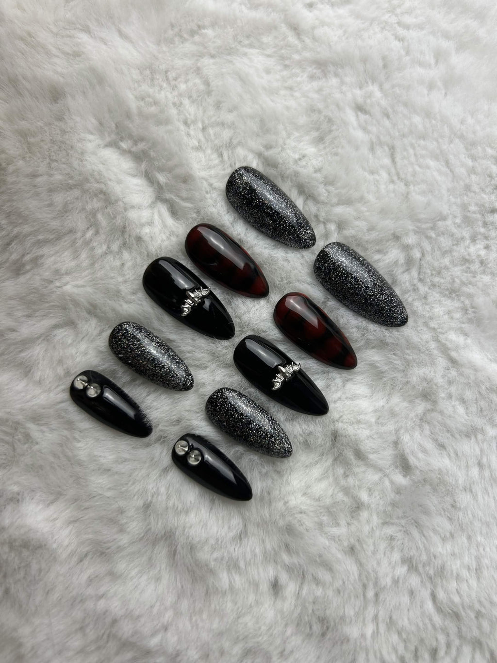 Faux ongles press-on style alternatif – Ozzy's Girl Moonails Creations