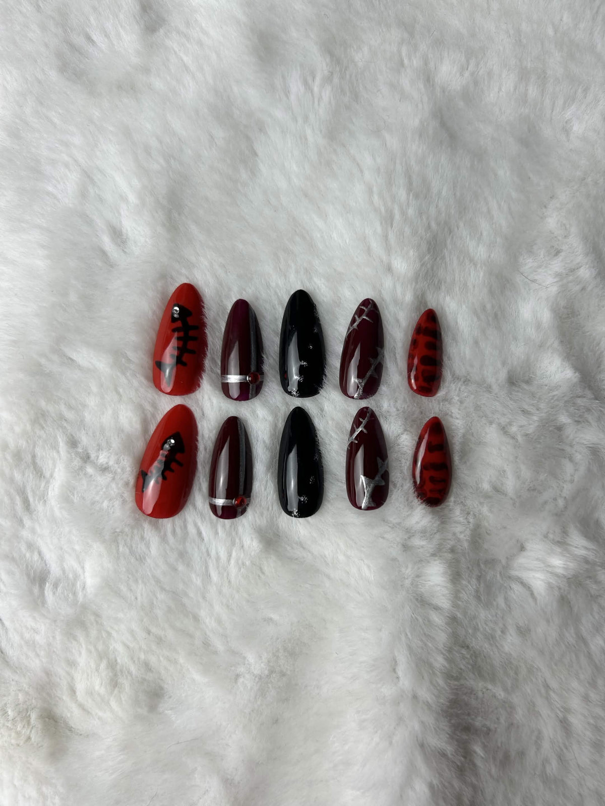 Faux ongles press-on Funky– Fatale Red Moonails Creations