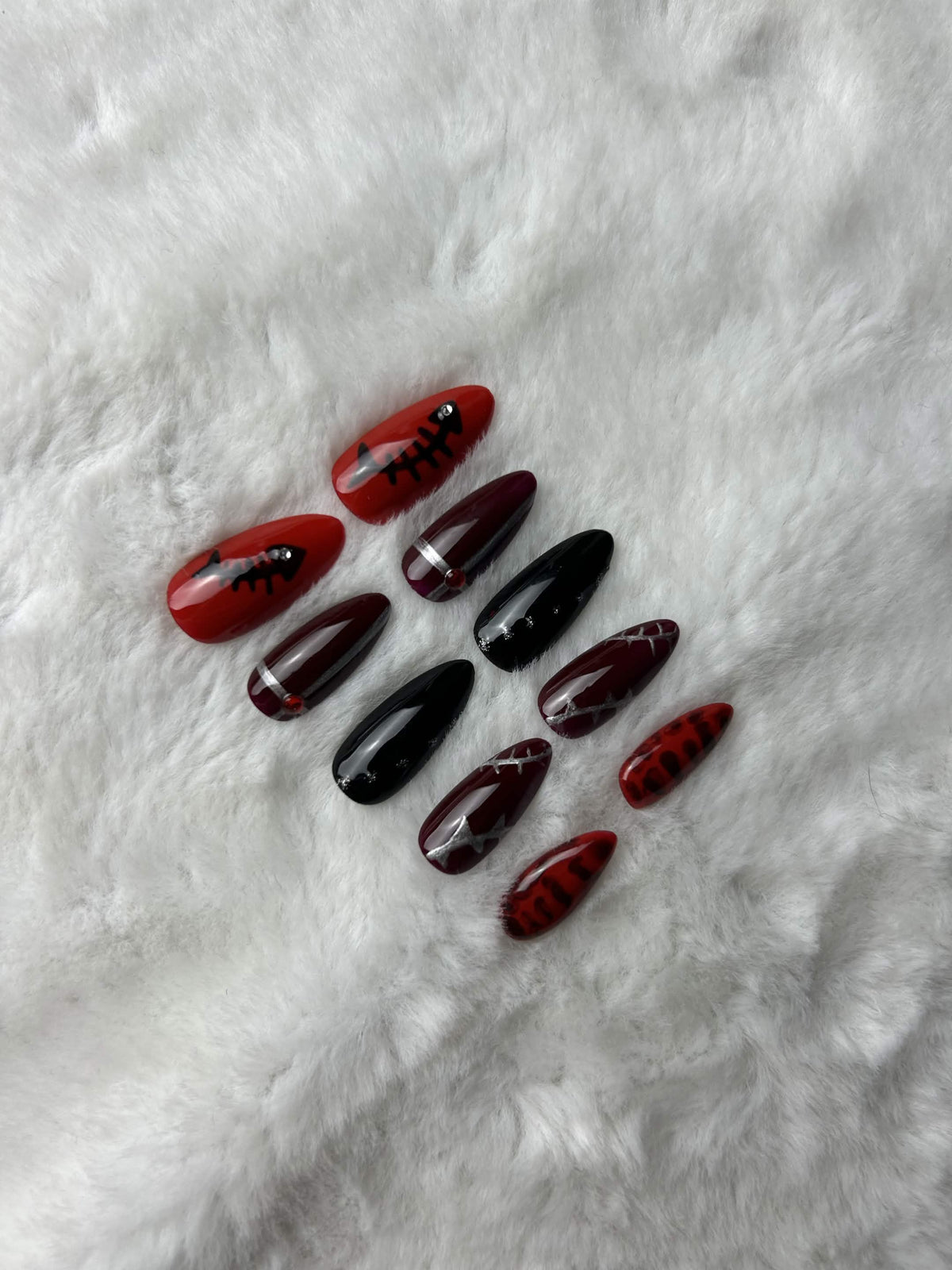 Faux ongles press-on Funky– Fatale Red Moonails Creations