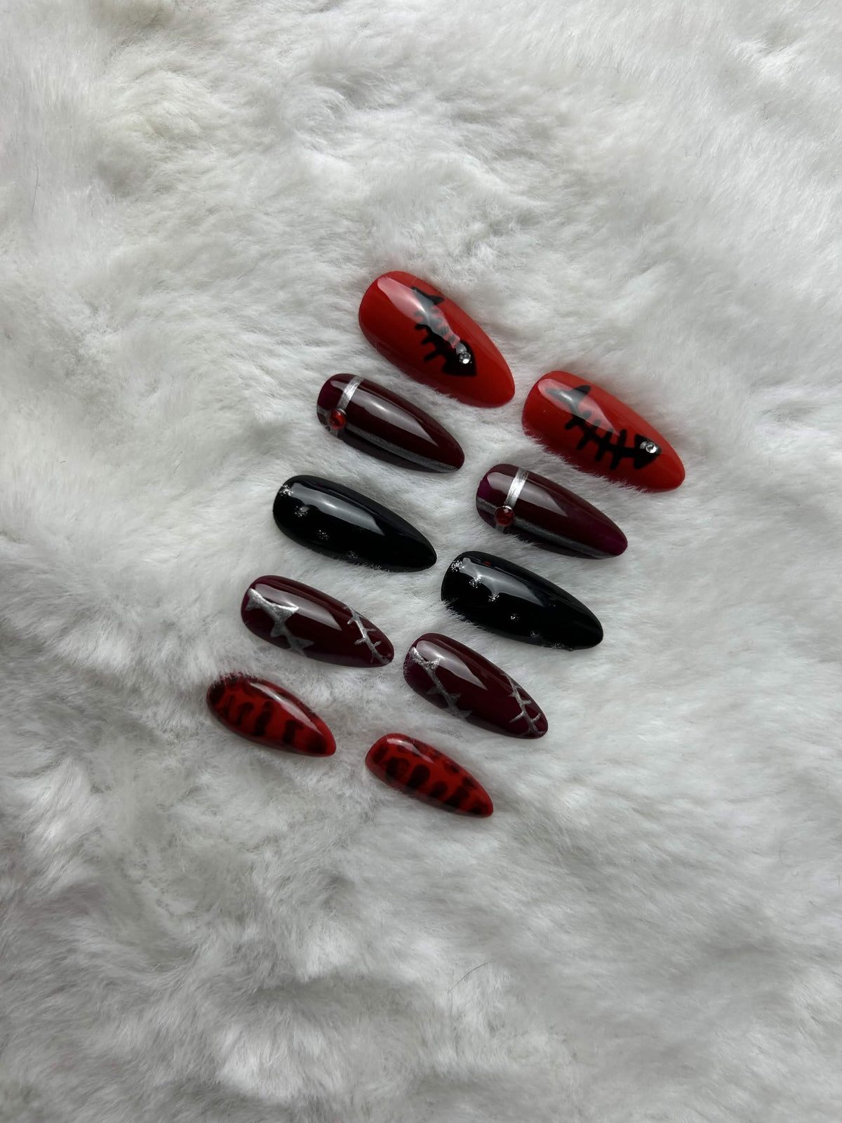 Faux ongles press-on Funky– Fatale Red Moonails Creations