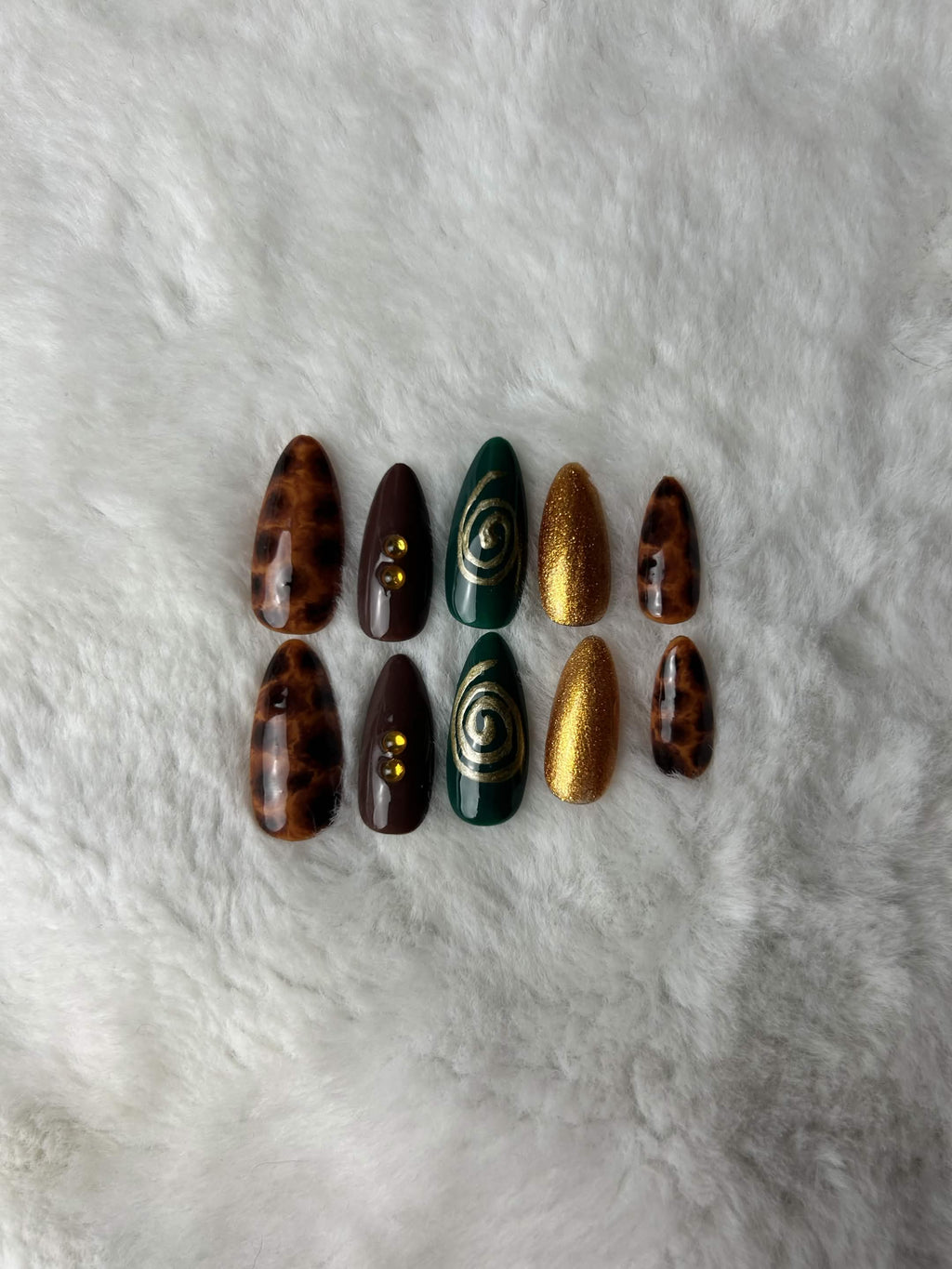 Press-on nails Tortoise Funk marron et doré effet tortue – vue d'ensemble du set, Moonails Creations
