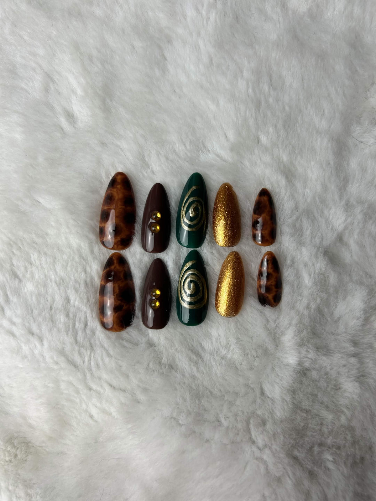 Press-on nails Tortoise Funk marron et doré effet tortue – vue d'ensemble du set, Moonails Creations